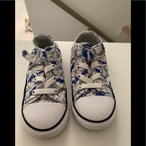 Converse Shark theme